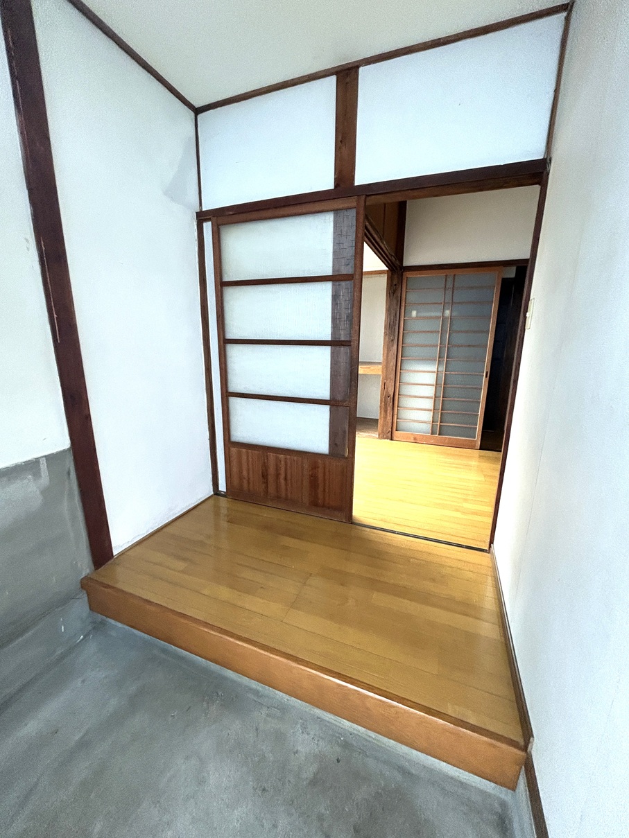 【2戸1】【駐車場付】木風町　原借家2号室