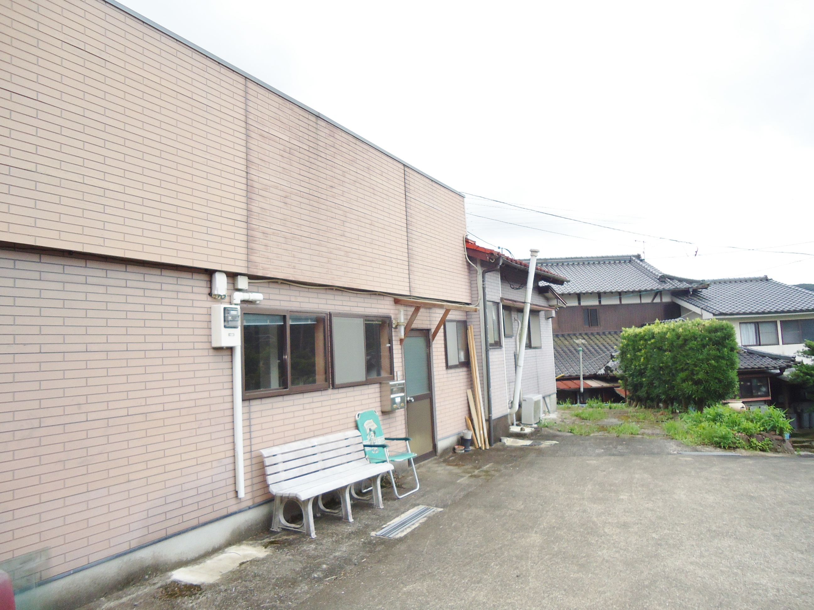 【塩浸町】【駐車場4台付】貸事務所