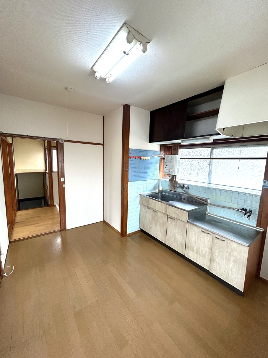 【須田尾町】坂本アパート　2階1号室