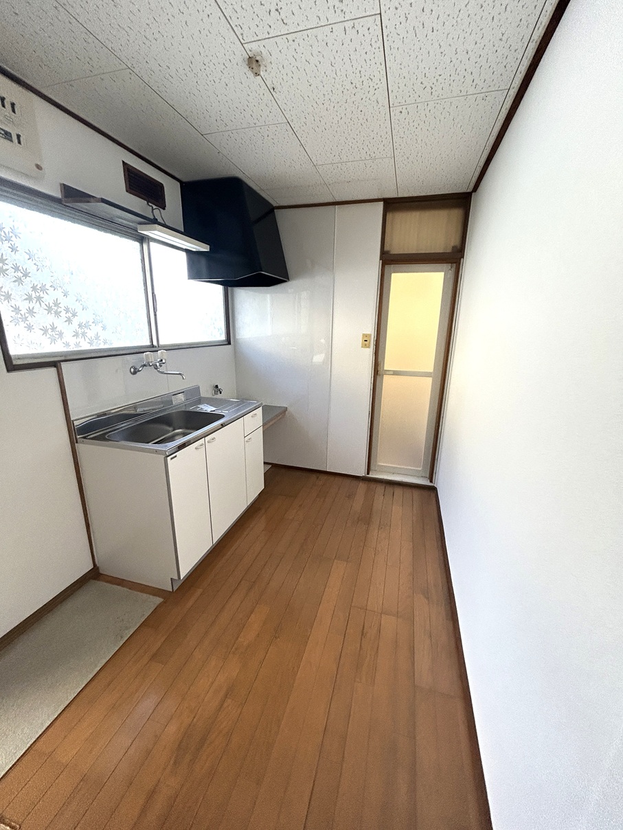 【大和町】スカイハイツ　101号室