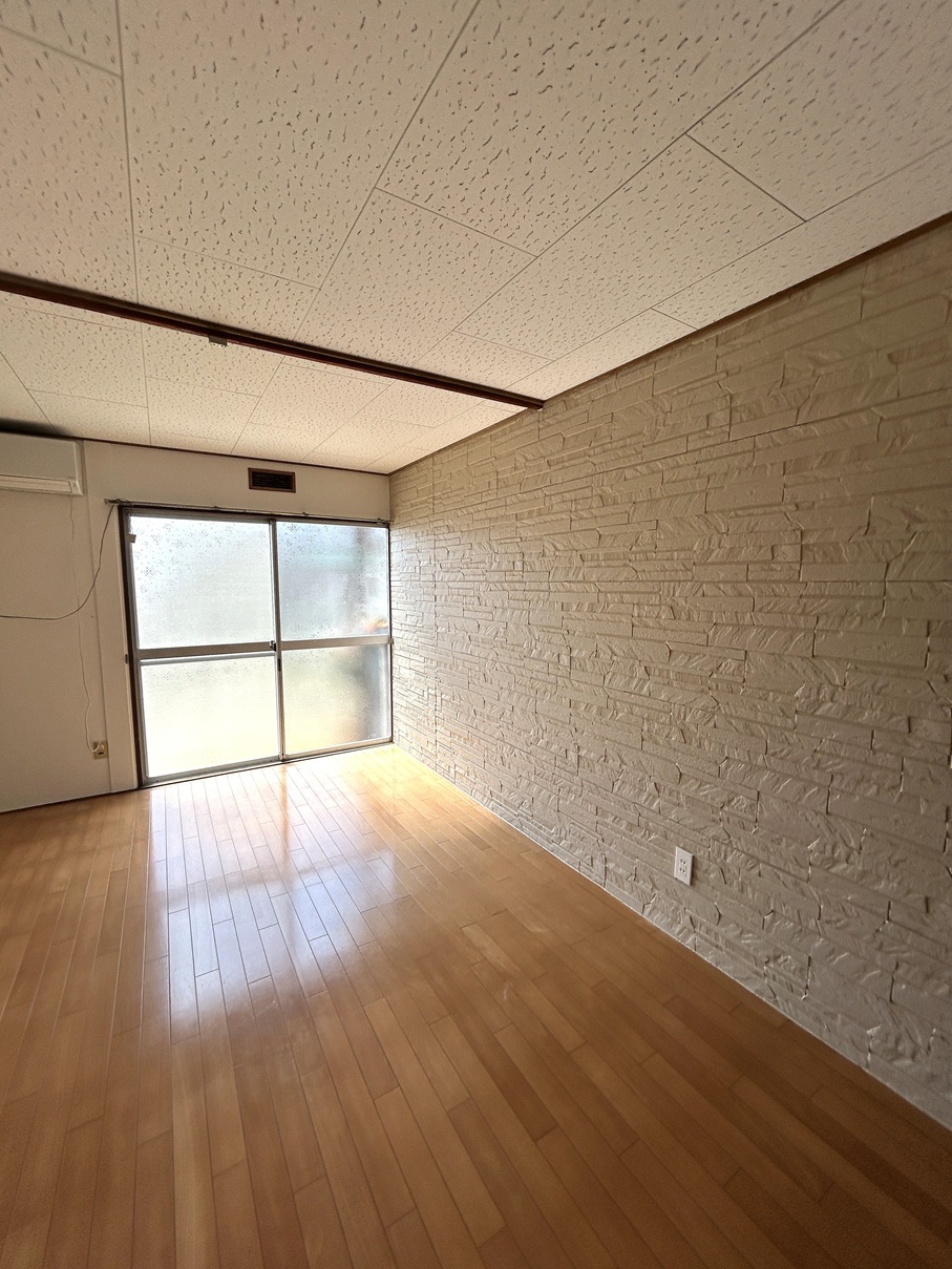 【大和町】スカイハイツ　101号室